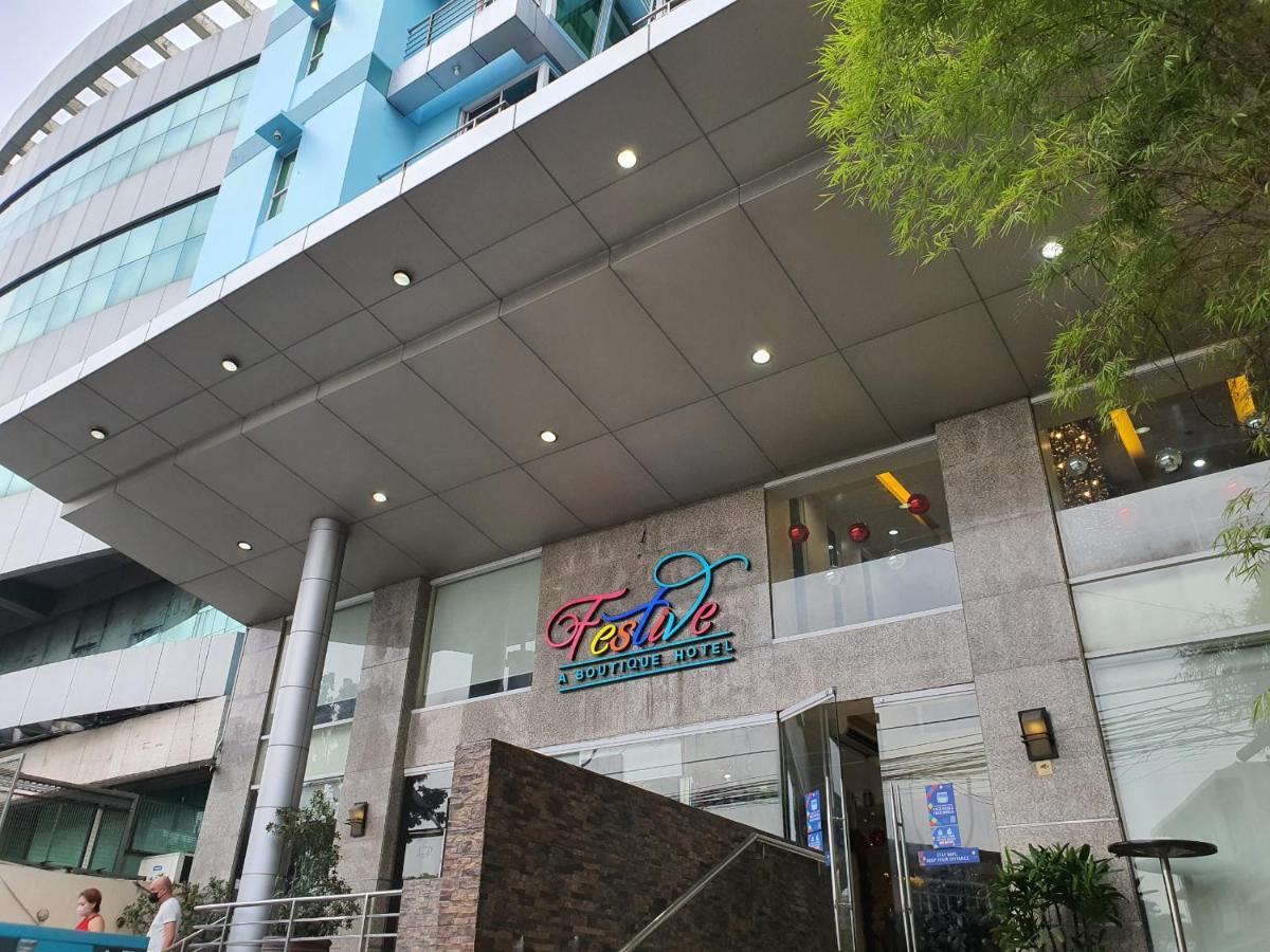 Festive Hotel Metro Manila Exterior photo