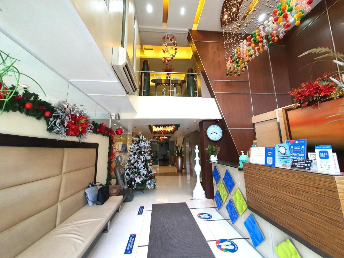 Festive Hotel Metro Manila Exterior photo